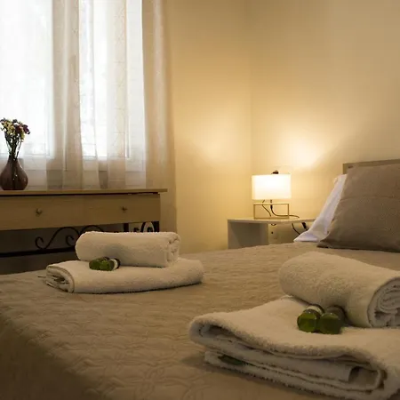 Apartment Helia 1 *